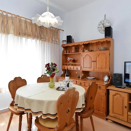 Boris 2161 Apartment